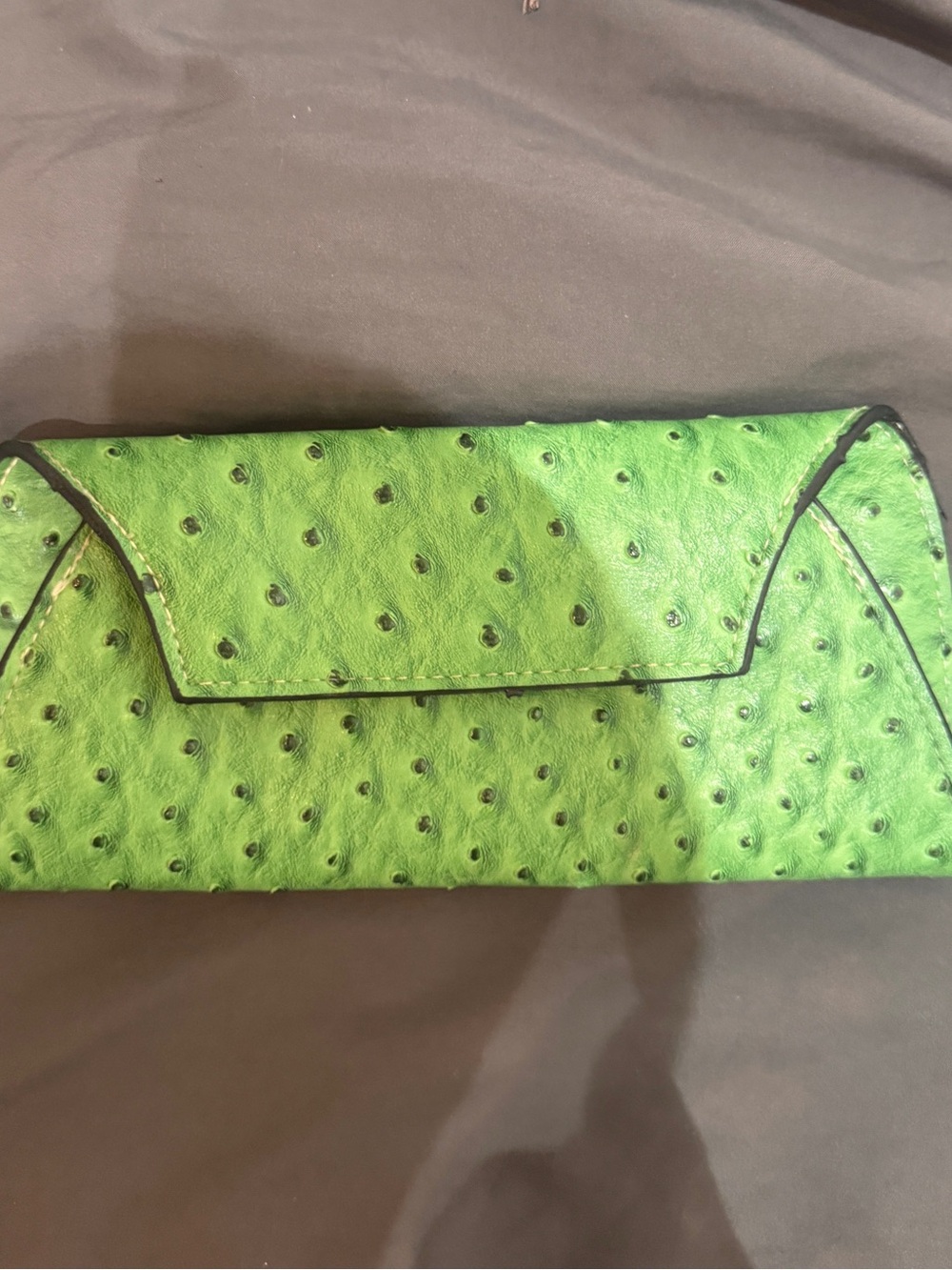 💚Green Ostrich Effect Clutch💚
